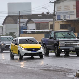 Detran Alagoas orienta condutores sobre importância da redução de velocidade e mais atenção nas vias em dias chuvosos